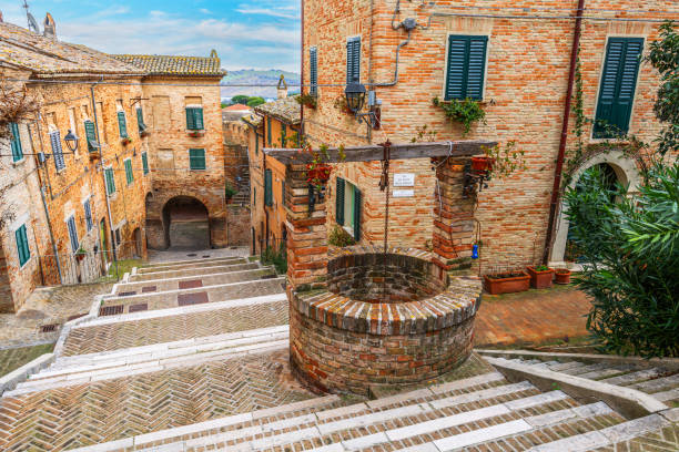 Storie di paese: perché la narrativa locale ci fa riscoprire l'Italia autentica