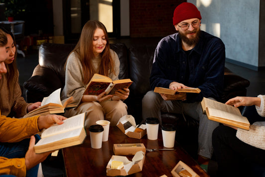 Silent Reading Party: il trend che sta riportando i giovani a leggere